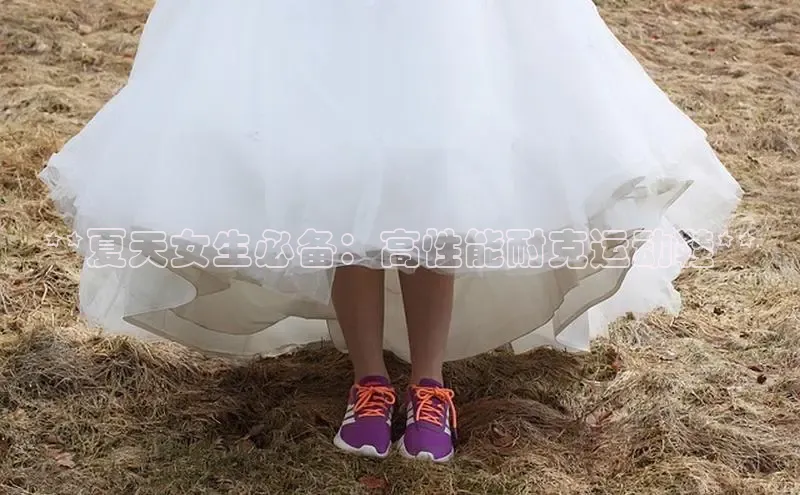 意昂体育口阿里尔公司**夏天女生必备：高性能耐克运动鞋**